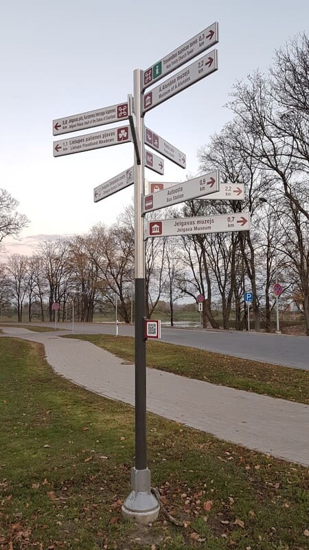Tūrisma informācijas un ielu norāde (TN-10)