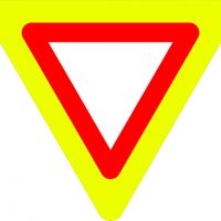 Ceļa zīme - Nr. 206 Dodiet ceļu (ar fluorescējošu apmali)