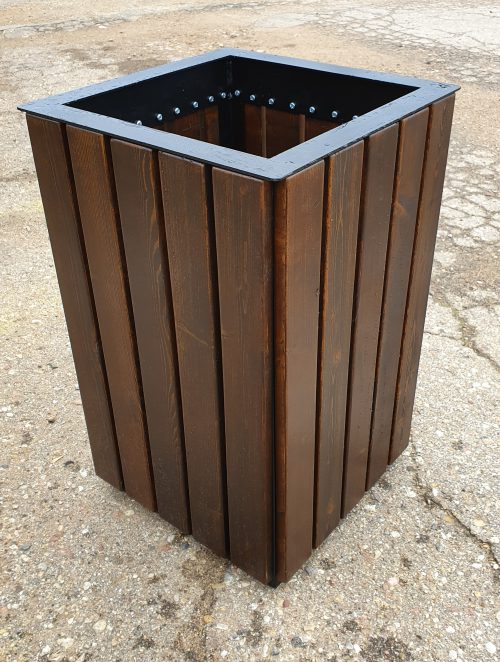 Atkritumu urna koka, metāla
